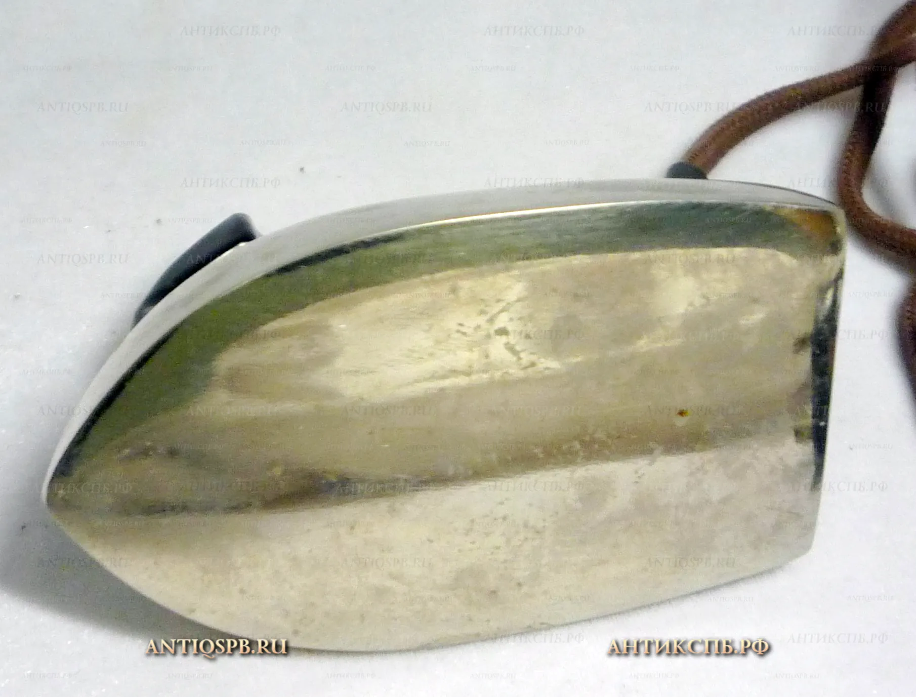 Миниатюрный дорожный утюг "УЗ-4". Завод ХЭМЗ. СССР. 1960-е гг. №15540