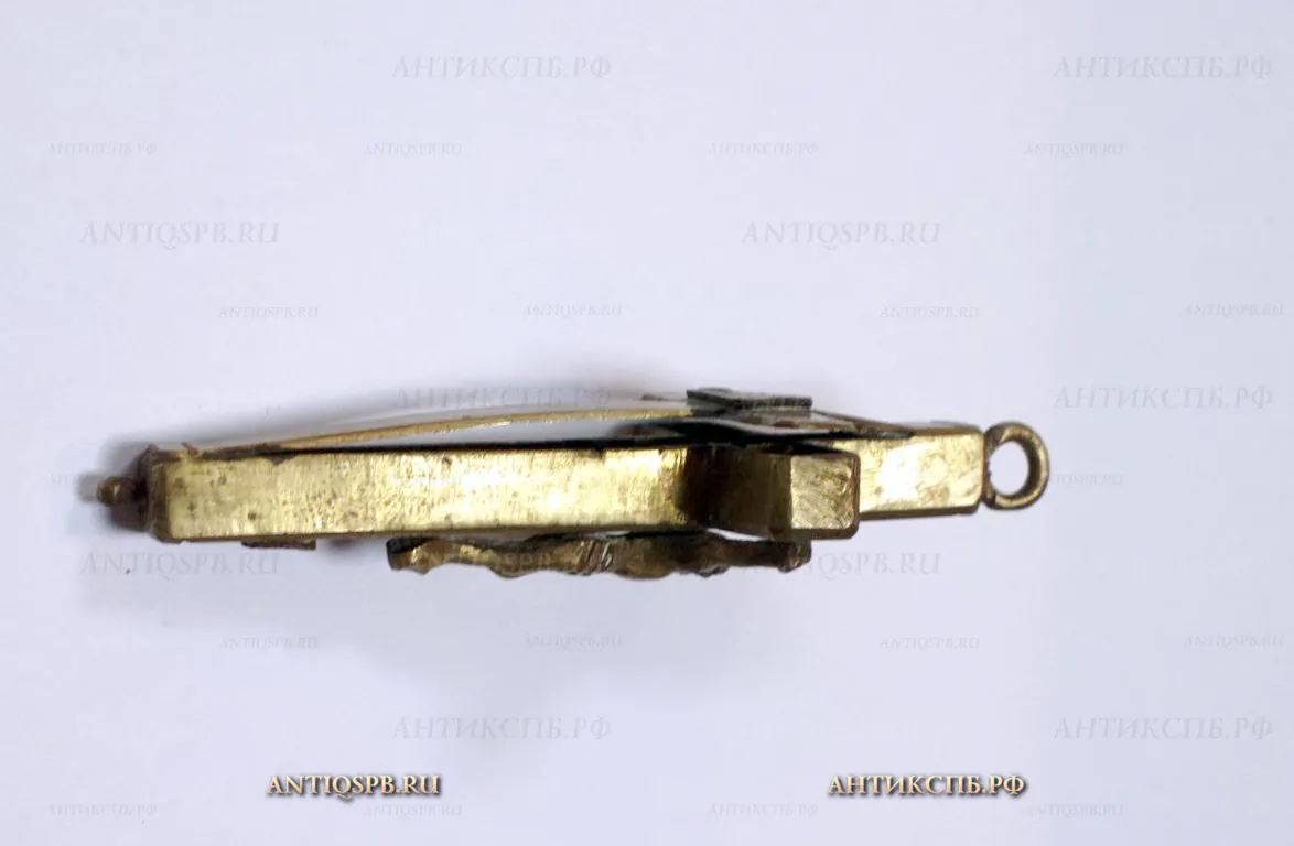 17735. Крест мощевик. Латунь, барельеф. Нач. ХХ века. 