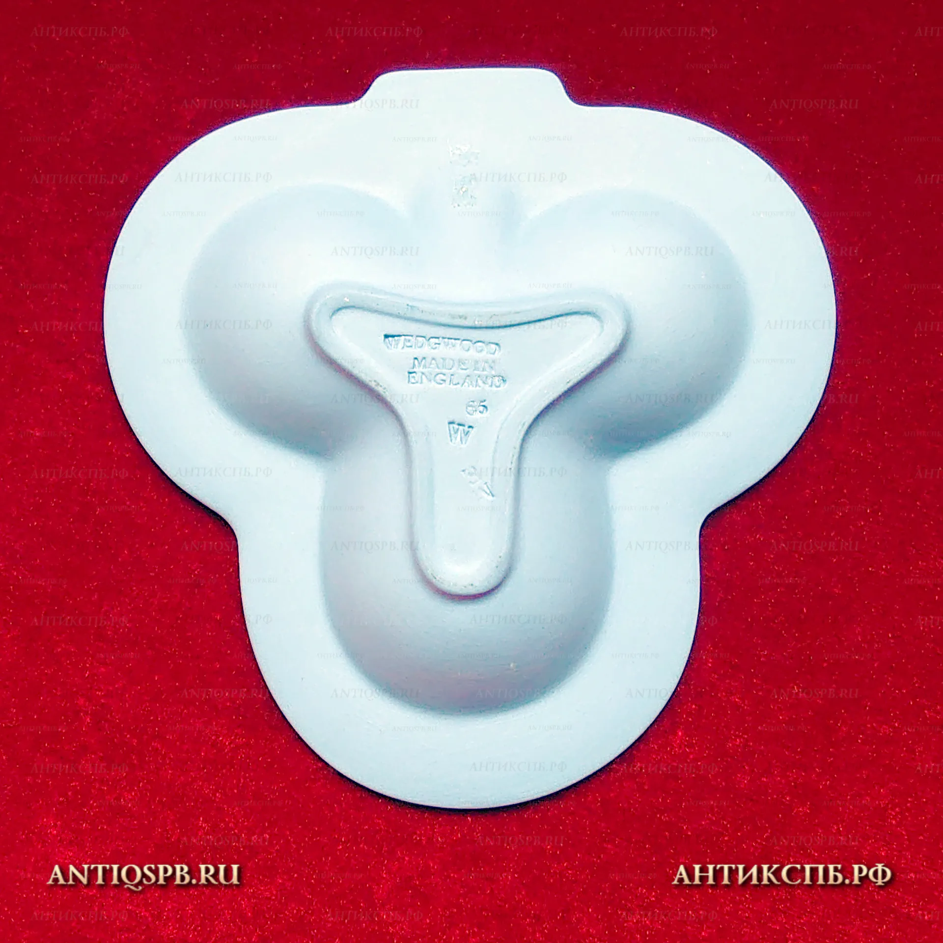 Лоток фарфоровый. WEDGWOOD.  Англия. Сер. ХХ века. №8830